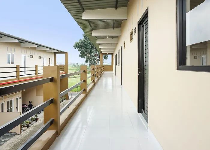 Hotel Oyo Life 91569 Omah Wijaya Kusuma Syariah Malang